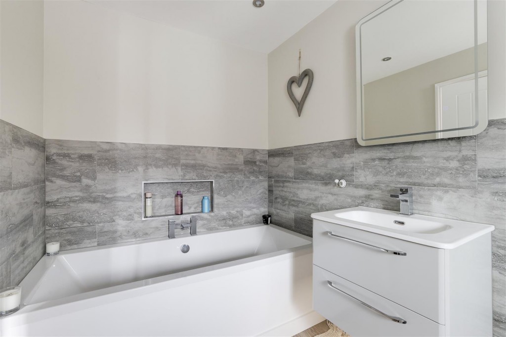 Griffon Drive, Hucknall, Nottinghamshire, NG15 6XH