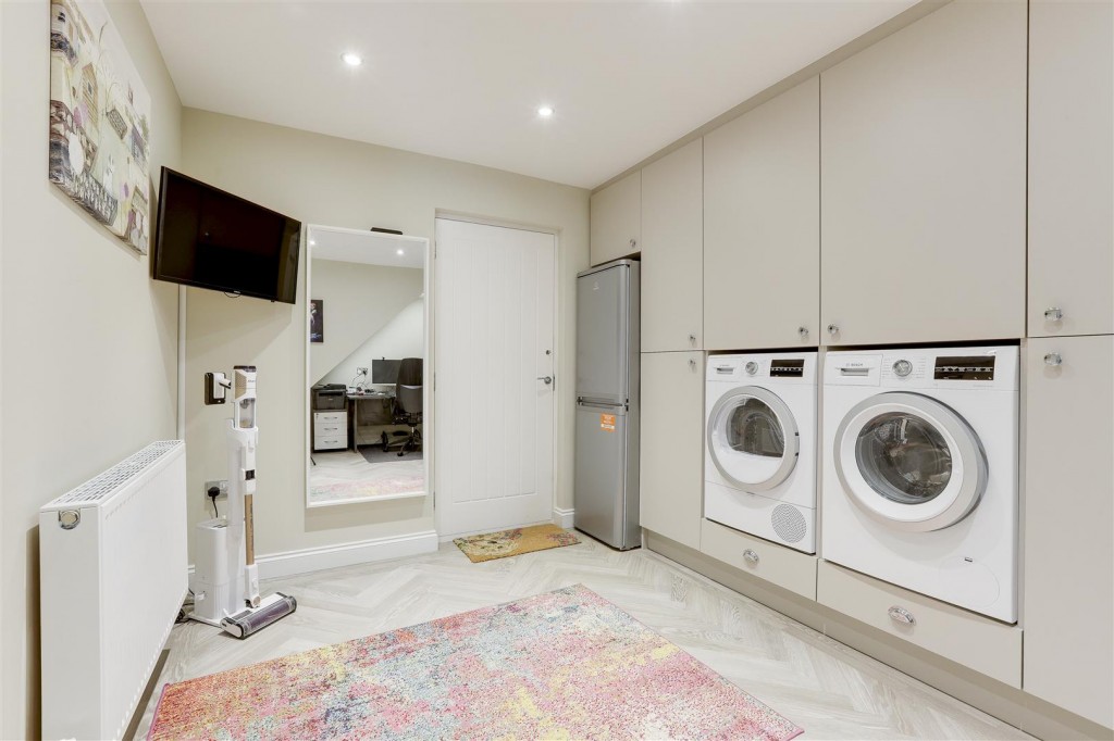 Griffon Drive, Hucknall, Nottinghamshire, NG15 6XH