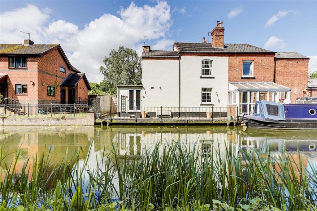 Longmoor Lane, Sandiacre, Nottinghamshire, NG10 5JJ