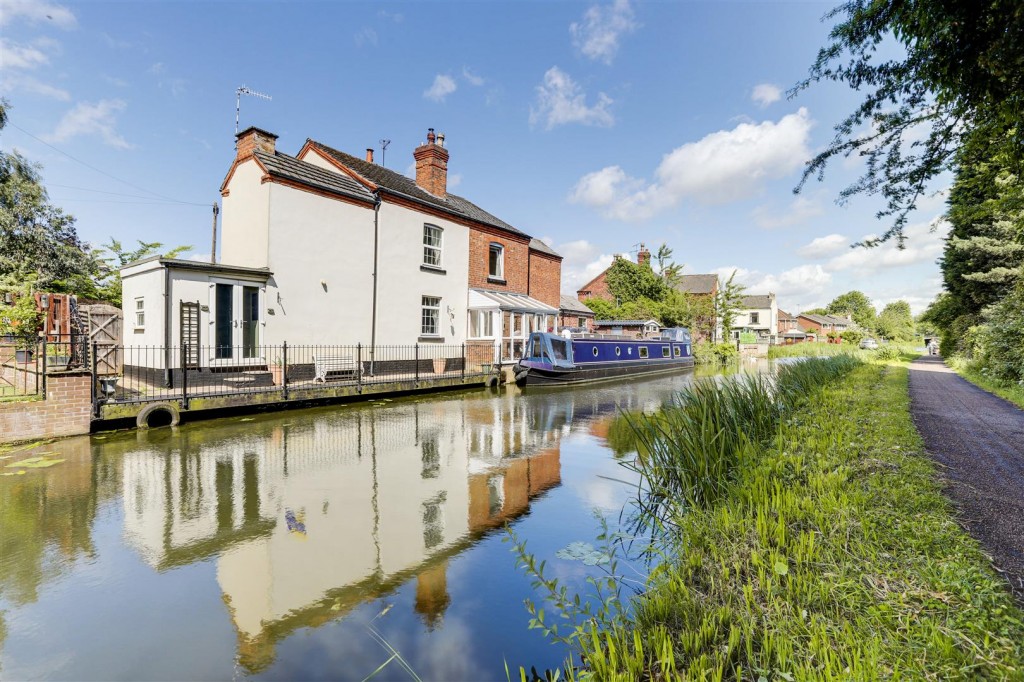 Longmoor Lane, Sandiacre, Nottinghamshire, NG10 5JJ