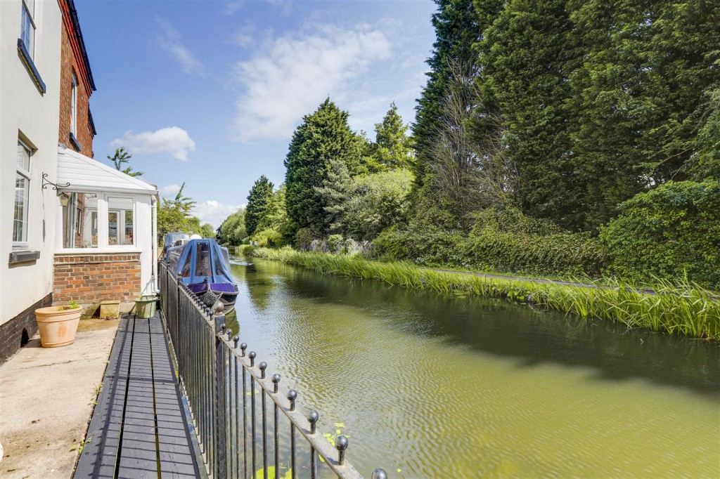Longmoor Lane, Sandiacre, Nottinghamshire, NG10 5JJ