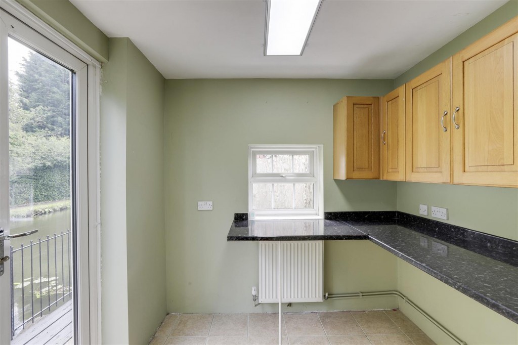 Longmoor Lane, Sandiacre, Nottinghamshire, NG10 5JJ