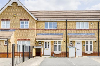 Versailles Gardens, Hucknall, Nottinghamshire, NG15 7NY