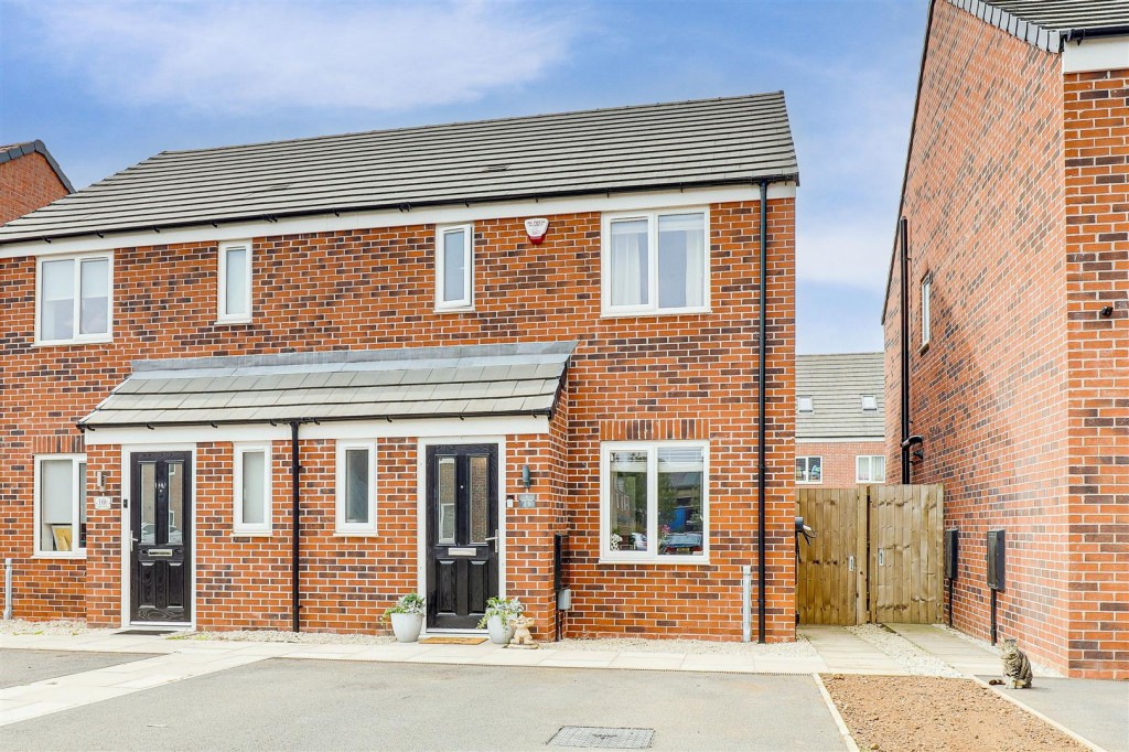 Turner Grove, Hucknall, Nottinghamshire, NG15 6XE