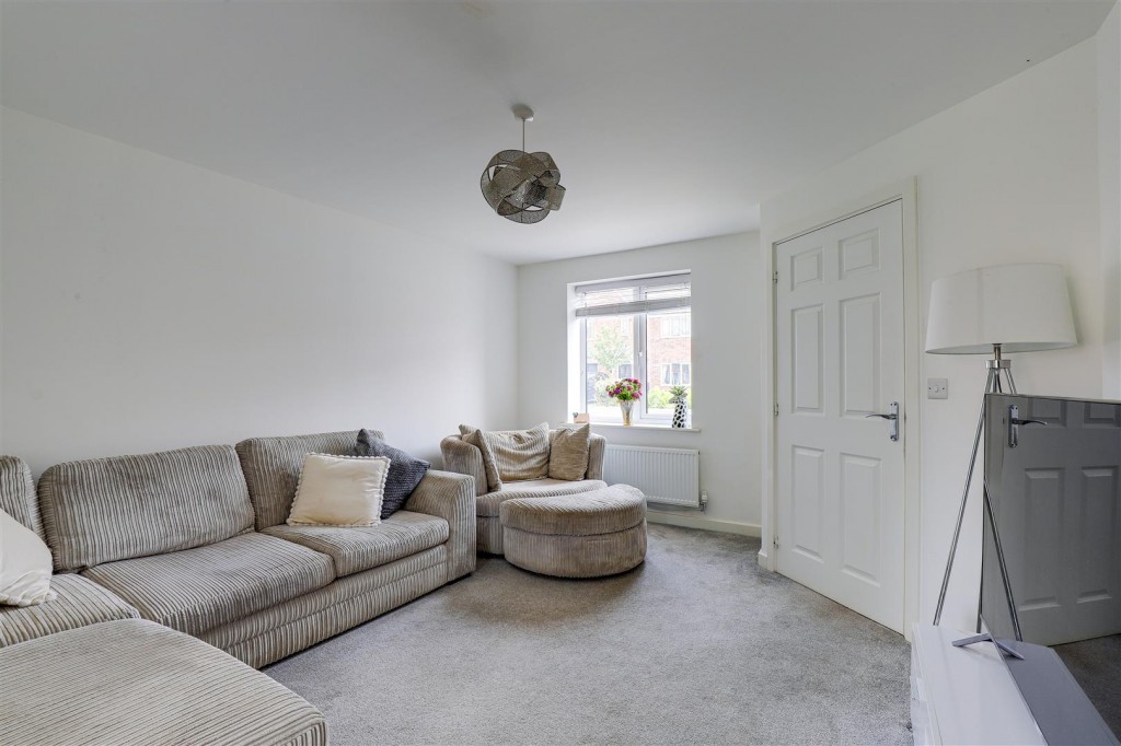 Turner Grove, Hucknall, Nottinghamshire, NG15 6XE