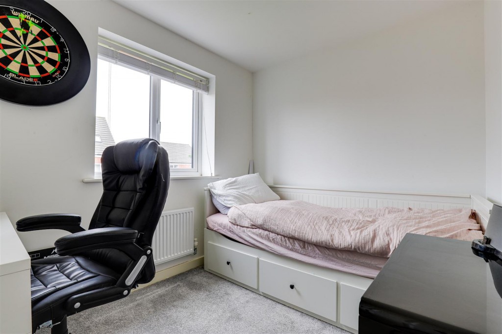 Turner Grove, Hucknall, Nottinghamshire, NG15 6XE