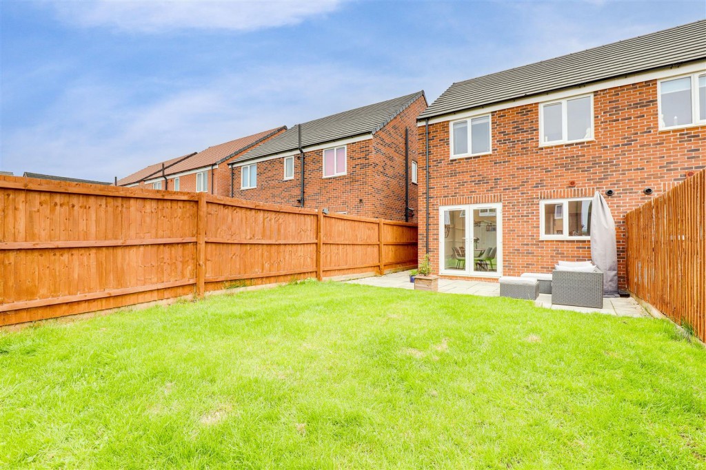Turner Grove, Hucknall, Nottinghamshire, NG15 6XE