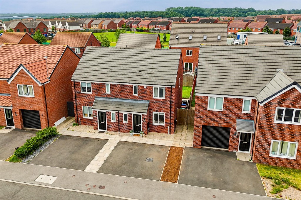 Turner Grove, Hucknall, Nottinghamshire, NG15 6XE