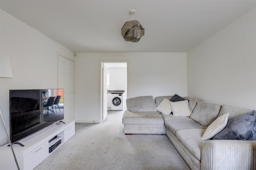 Turner Grove, Hucknall, Nottinghamshire, NG15 6XE