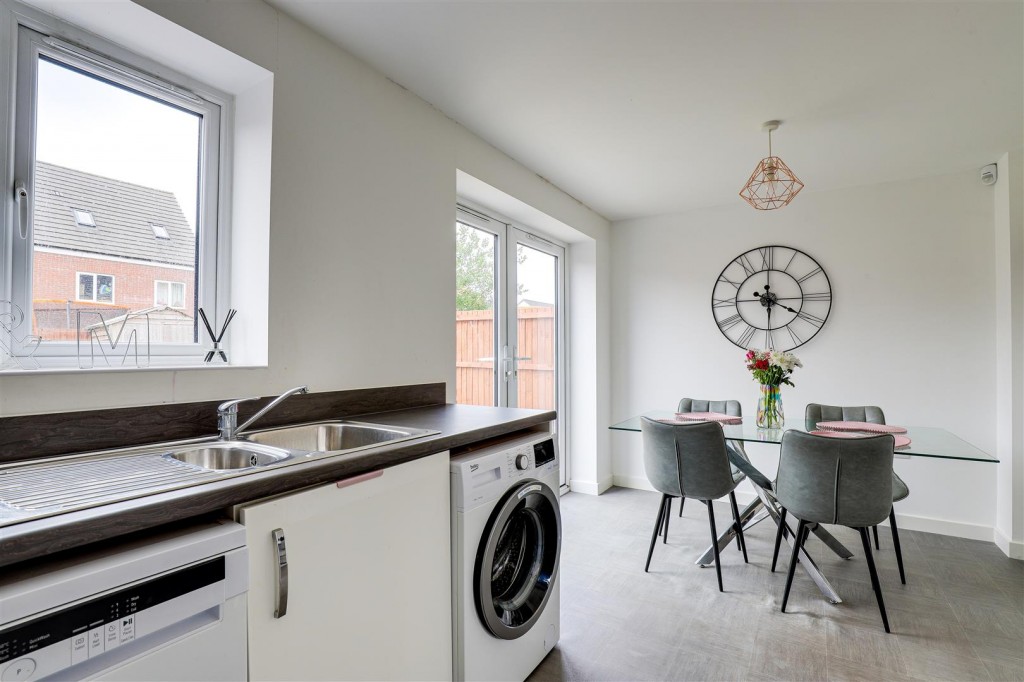 Turner Grove, Hucknall, Nottinghamshire, NG15 6XE