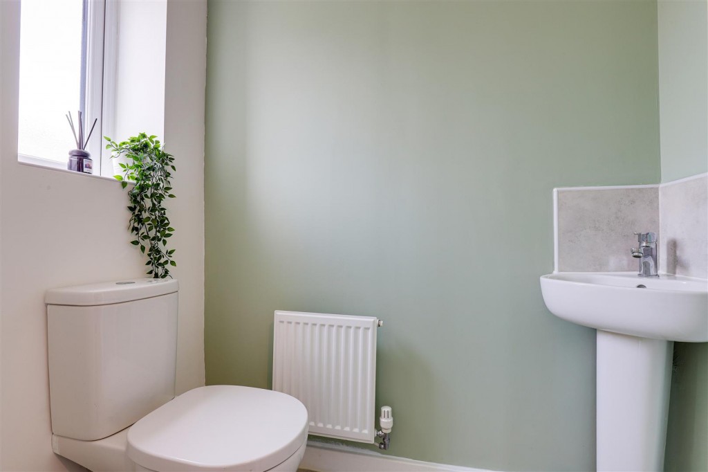 Turner Grove, Hucknall, Nottinghamshire, NG15 6XE
