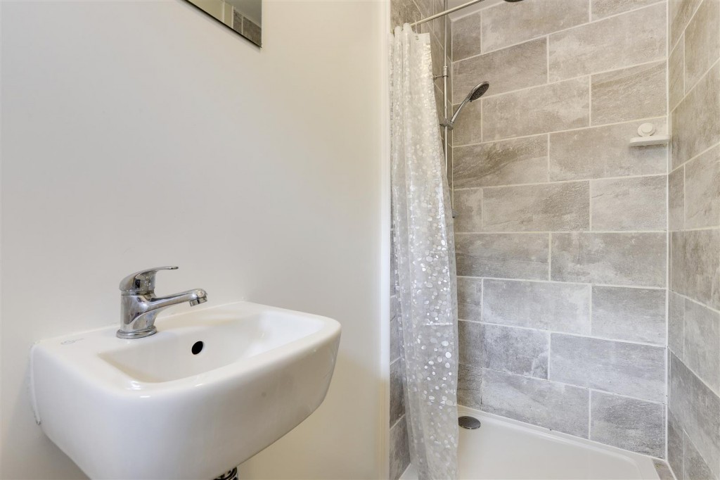 Barling Drive, Ilkeston, Derbyshire, DE7 9JA