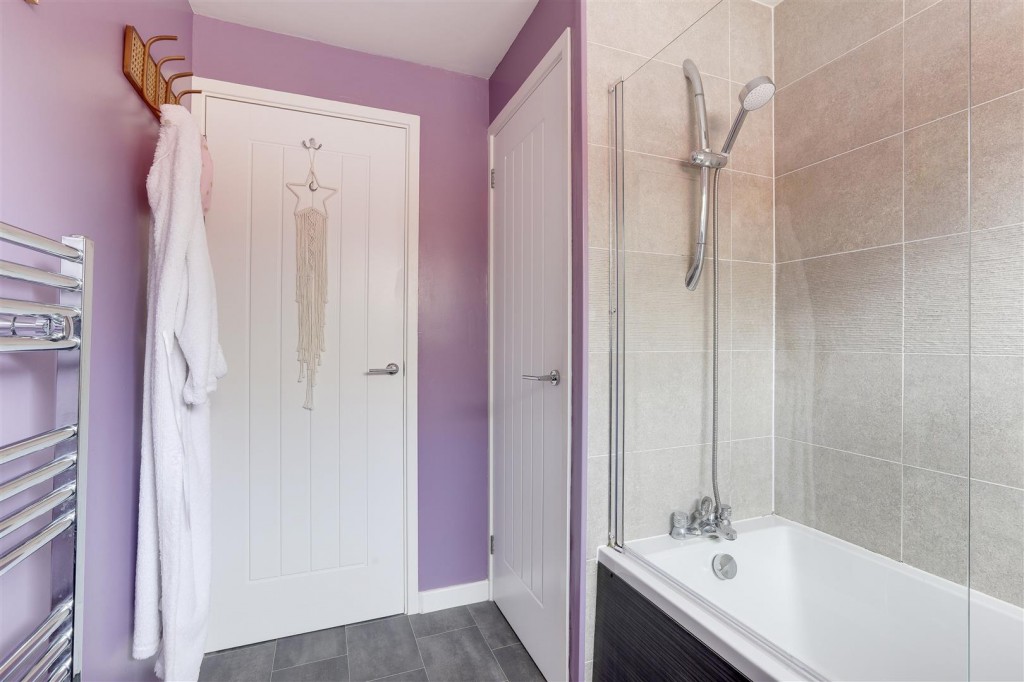 Barling Drive, Ilkeston, Derbyshire, DE7 9JA