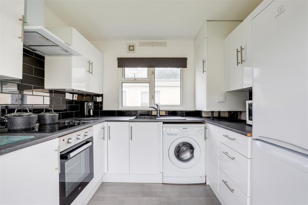 Clifton Lane, Wilford, Nottinghamshire, NG11 7ES