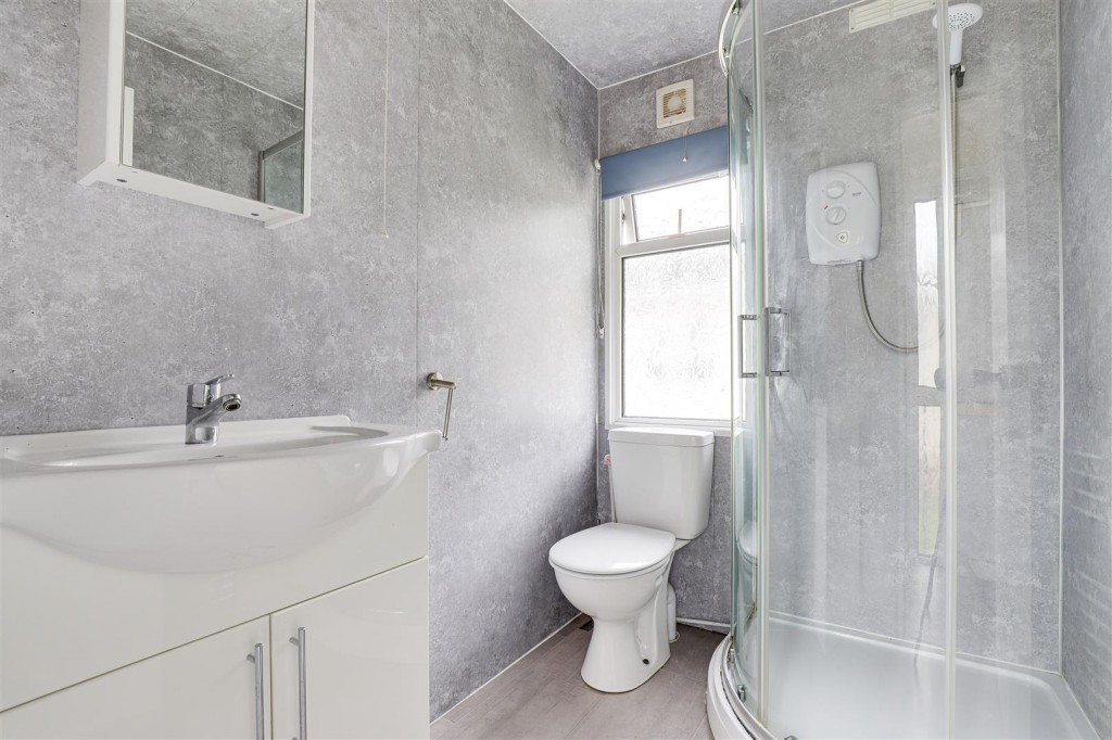 Clifton Lane, Wilford, Nottinghamshire, NG11 7ES