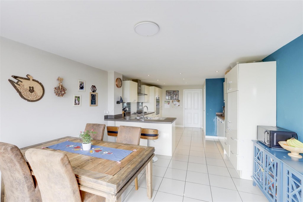 Kestrel Grove, Hucknall, Nottinghamshire, NG15 6UU