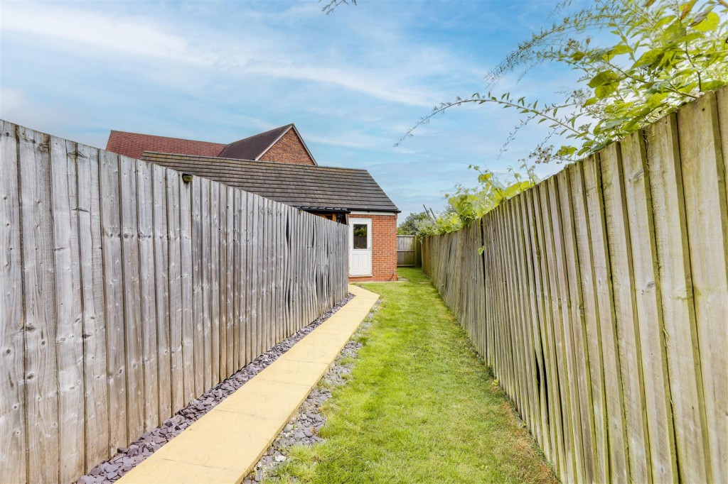 Kestrel Grove, Hucknall, Nottinghamshire, NG15 6UU
