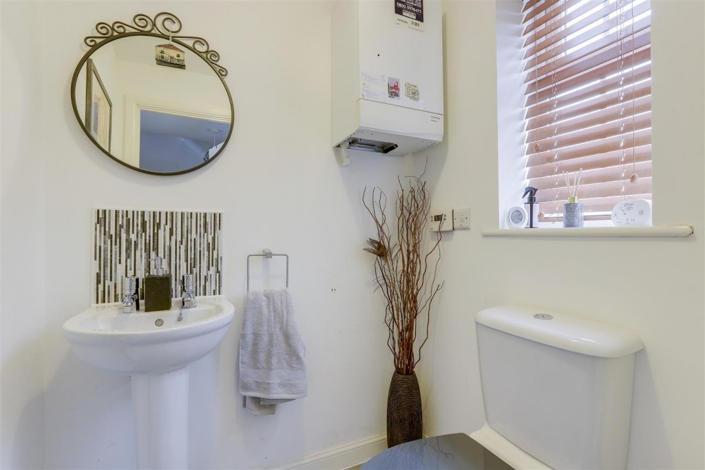 Kestrel Grove, Hucknall, Nottinghamshire, NG15 6UU