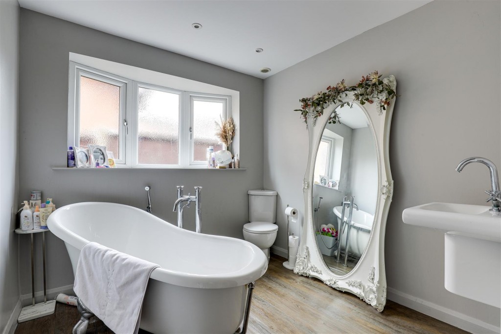 Main Street, Woodborough, Nottinghamshire, NG14 6DD