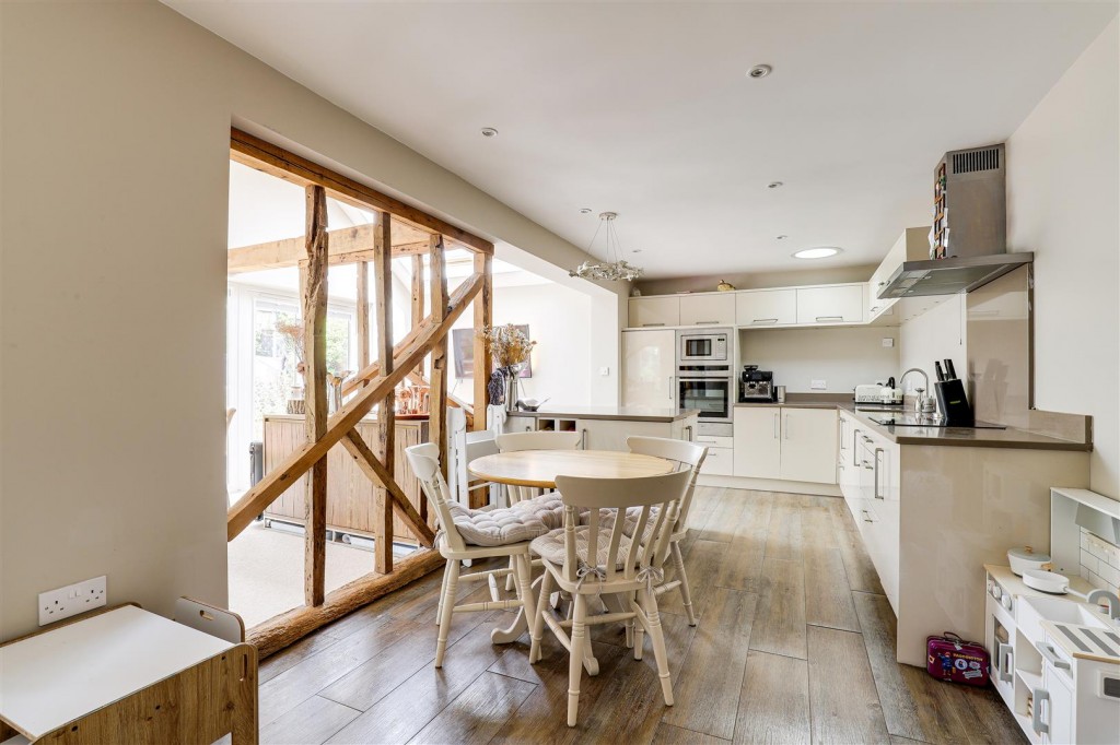 Main Street, Woodborough, Nottinghamshire, NG14 6DD