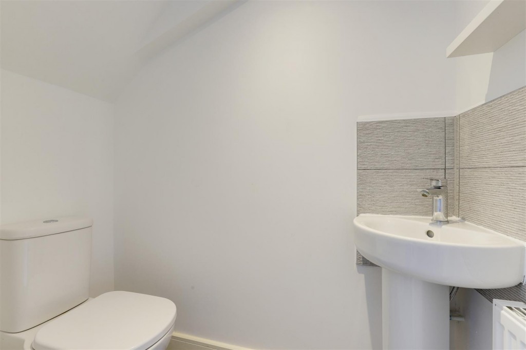 Woodpecker Close, West Bridgford, Nottingham, NG2 7YX