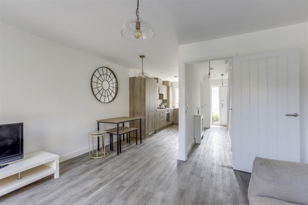 Woodpecker Close, West Bridgford, Nottingham, NG2 7YX