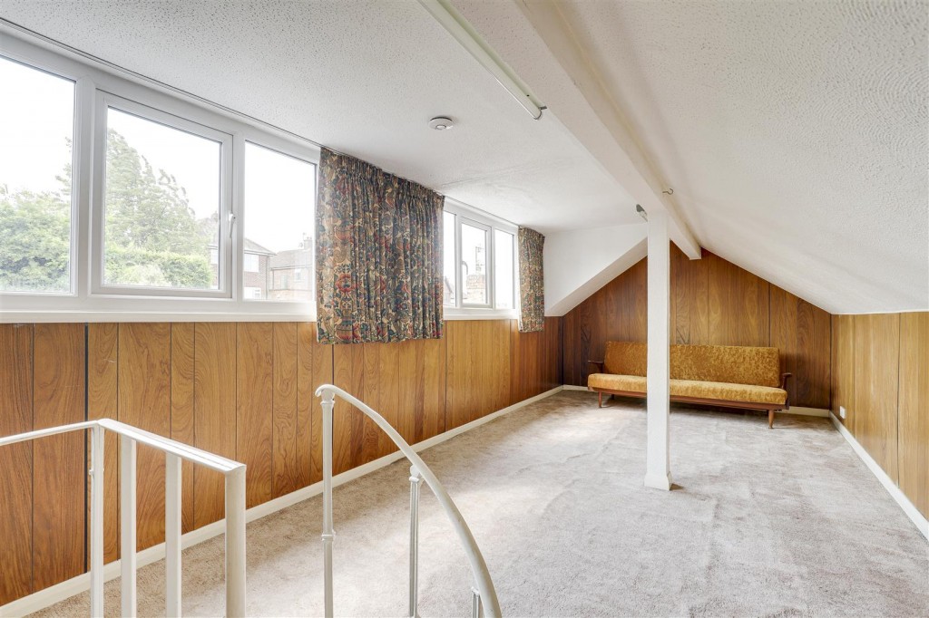 Revesby Road, Woodthorpe, Nottinghamshire, NG5 4LL