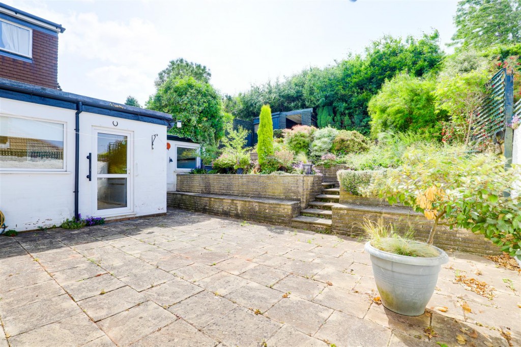 Revesby Road, Woodthorpe, Nottinghamshire, NG5 4LL