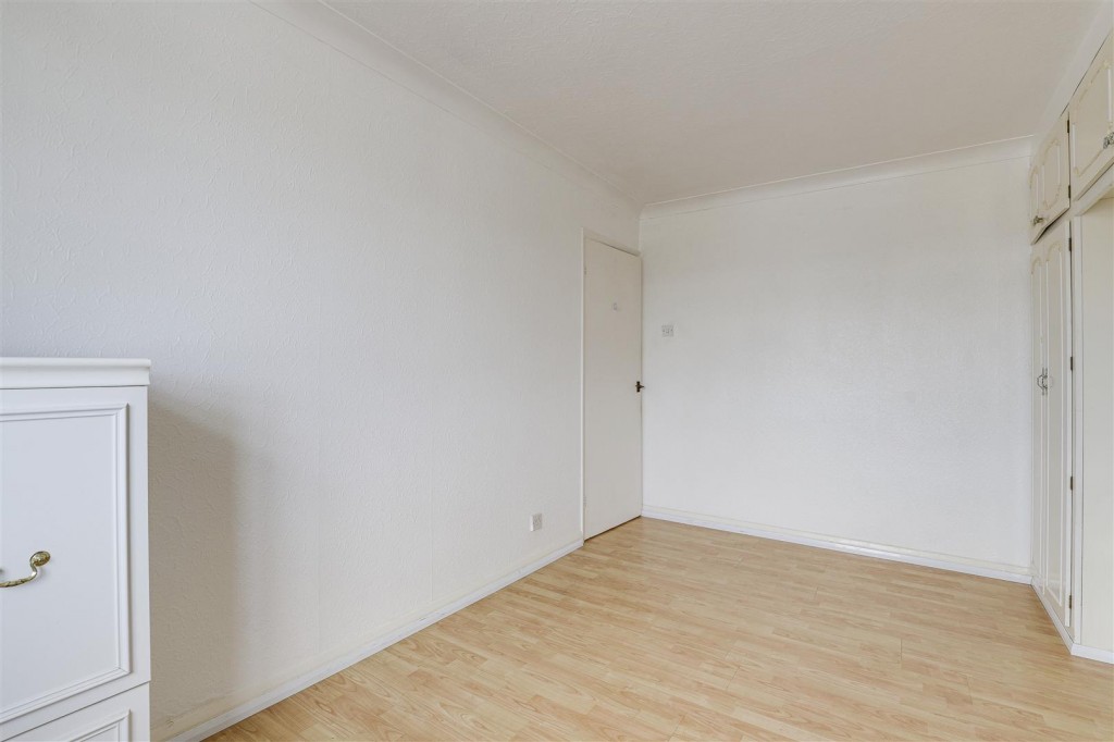 Revesby Road, Woodthorpe, Nottinghamshire, NG5 4LL