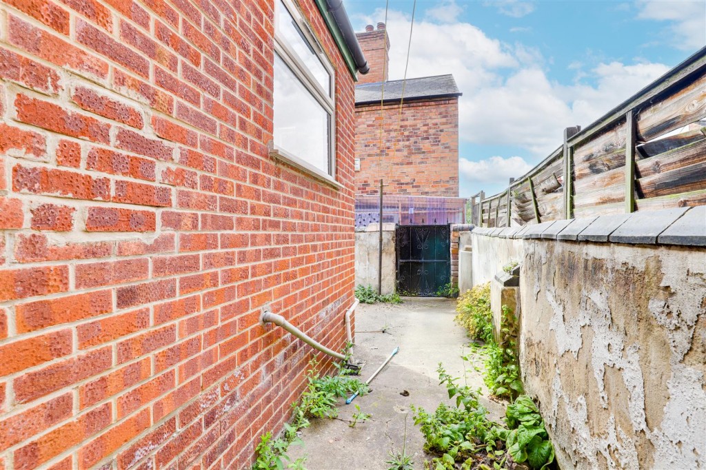 Colwick Road, Sneinton, Nottinghamshire, NG2 4AQ