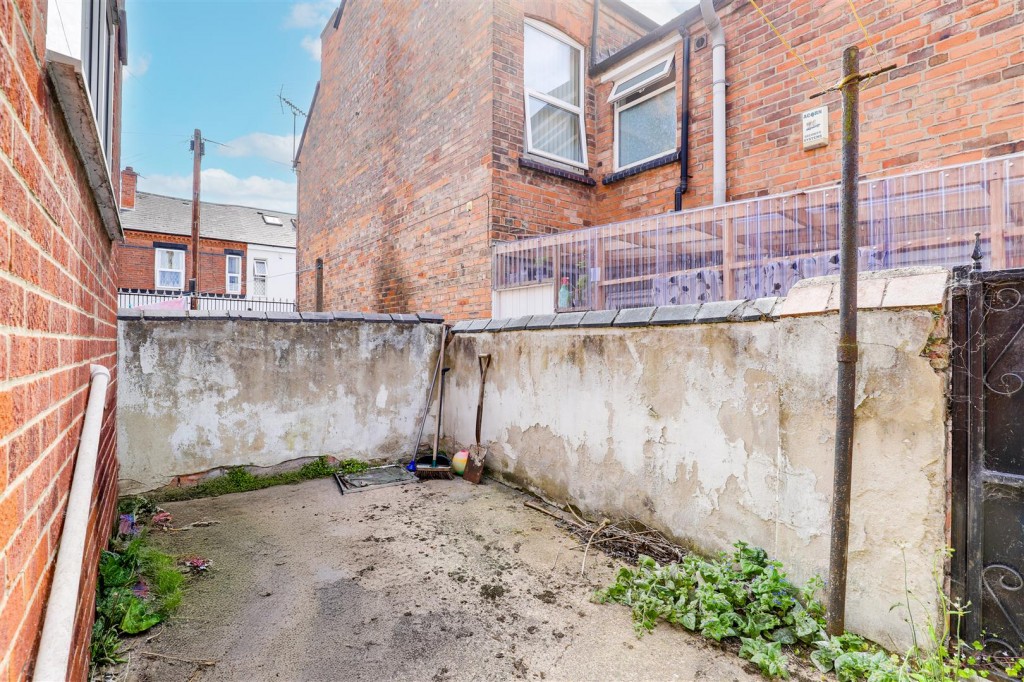 Colwick Road, Sneinton, Nottinghamshire, NG2 4AQ