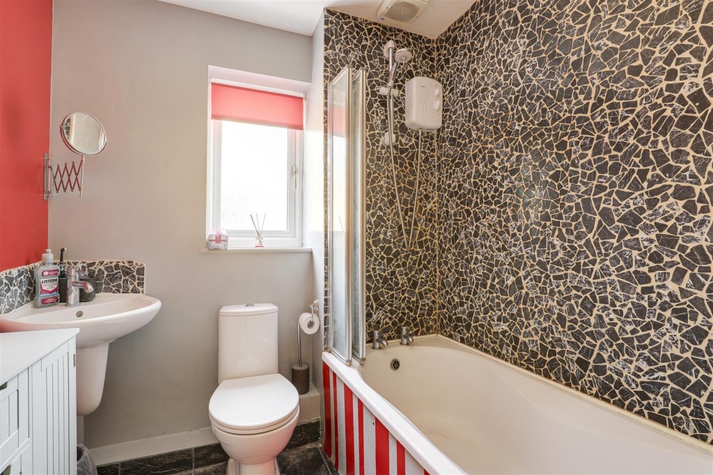 Keats Close, Long Eaton, Derbyshire, NG10 3LT