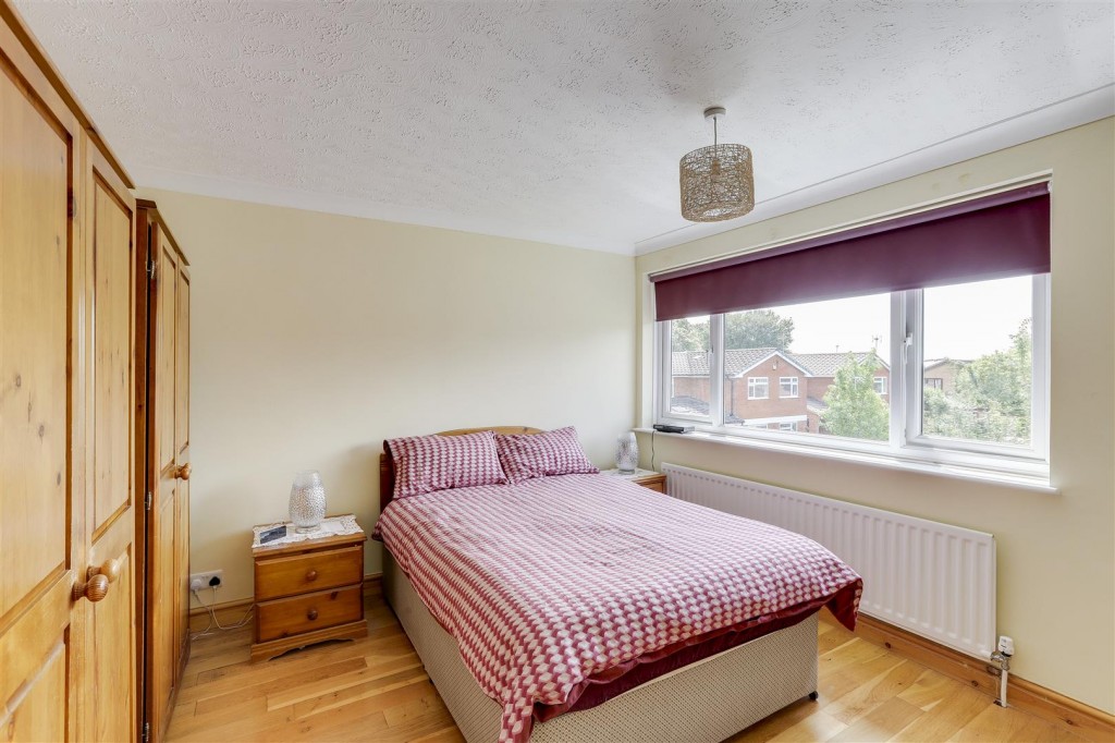 Fleming Close, Watnall, Nottinghamshire, NG16 1JY