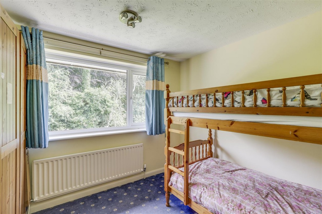 Fleming Close, Watnall, Nottinghamshire, NG16 1JY
