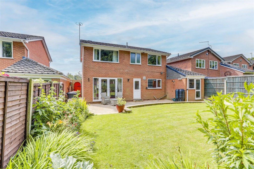 Fleming Close, Watnall, Nottinghamshire, NG16 1JY