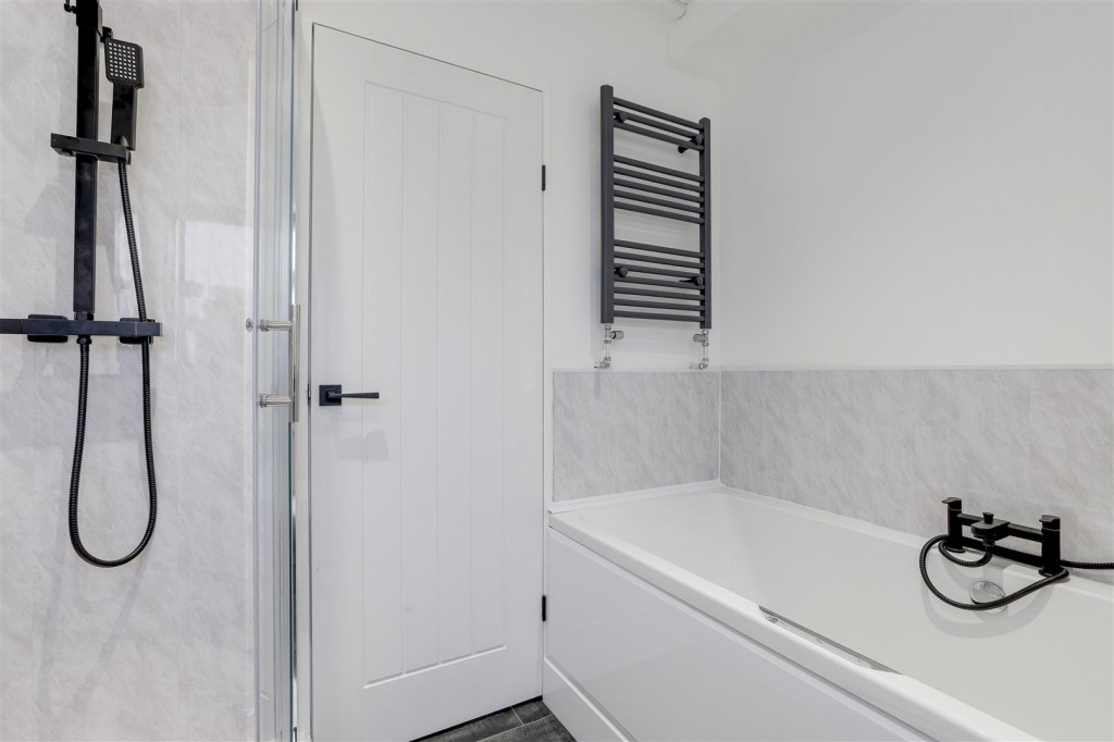 Clarborough Drive, Arnold, Nottinghamshire, NG5 7LL