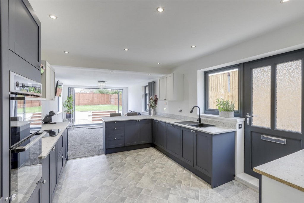 Clarborough Drive, Arnold, Nottinghamshire, NG5 7LL