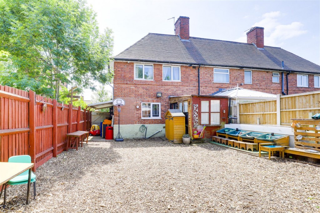 Holcombe Close, Nottingham, Nottinghamshire, NG8 5NU