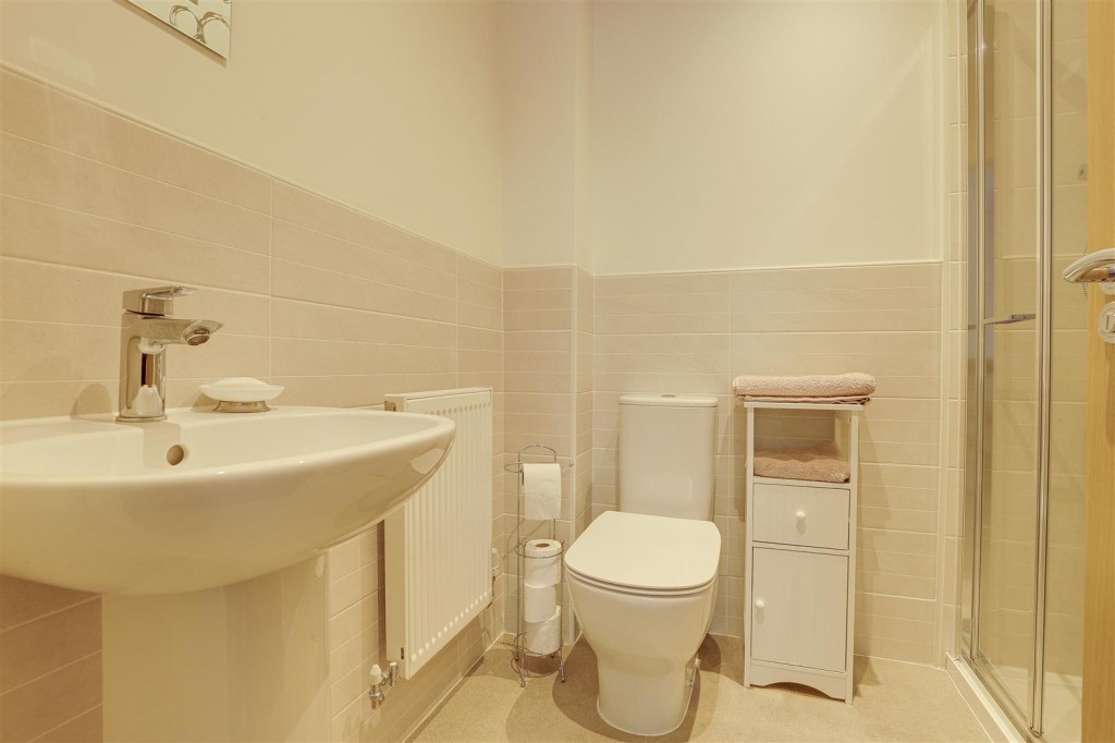 Bingham Close, Alfreton, Derbyshire, DE55 7QT