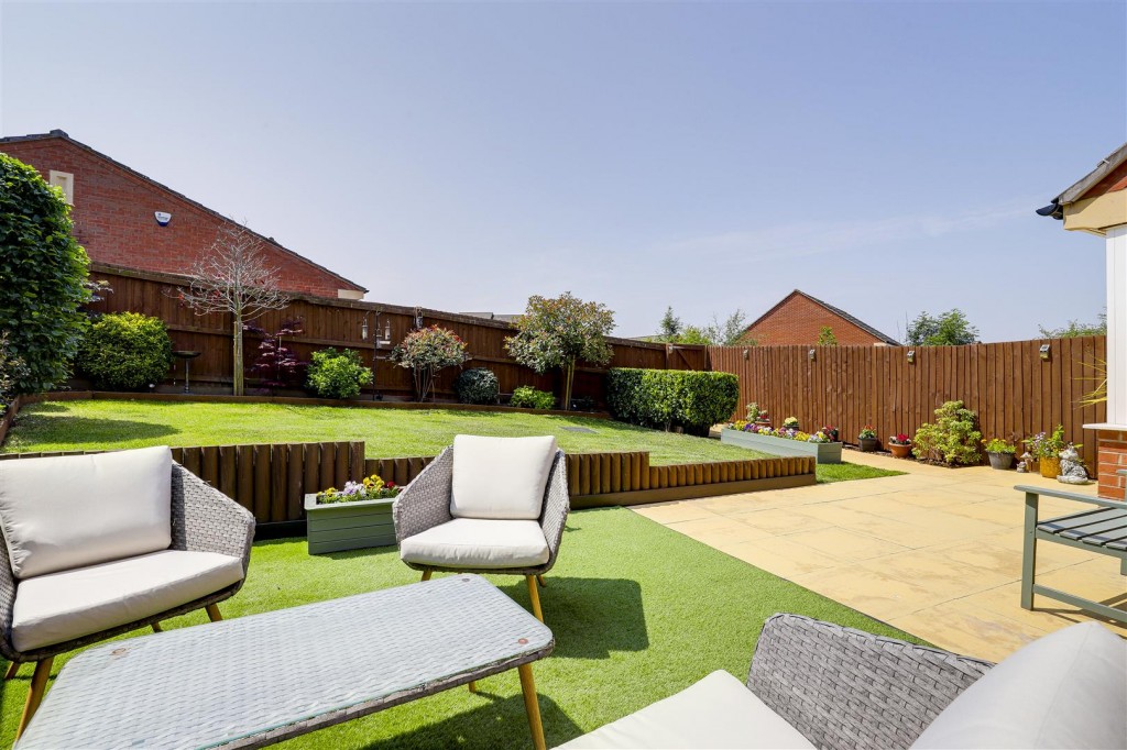 Bingham Close, Alfreton, Derbyshire, DE55 7QT