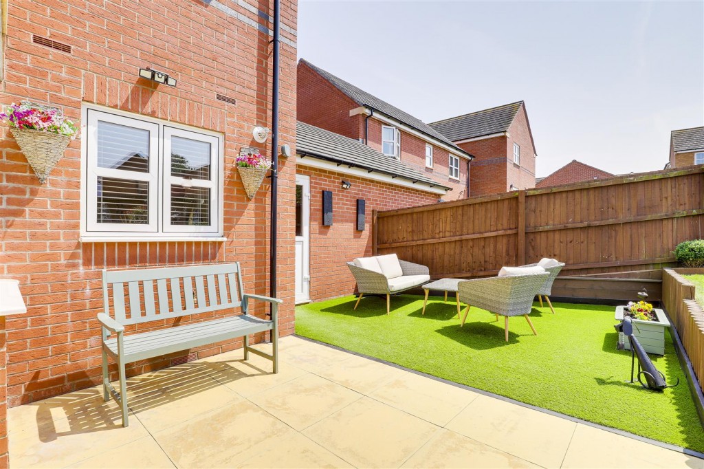 Bingham Close, Alfreton, Derbyshire, DE55 7QT