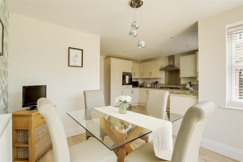 Bingham Close, Alfreton, Derbyshire, DE55 7QT