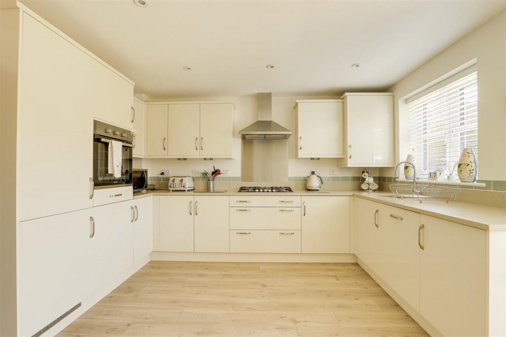 Bingham Close, Alfreton, Derbyshire, DE55 7QT