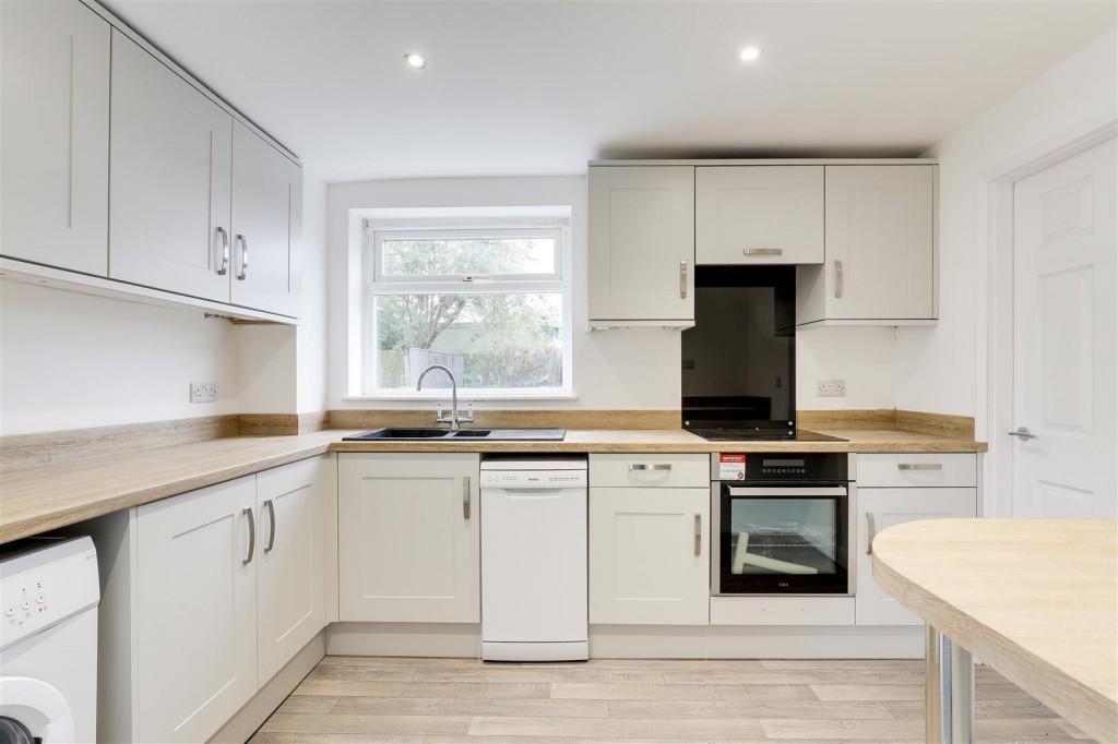 Queens Bower Road, Bestwood, Nottinghamshire, NG5 5RF