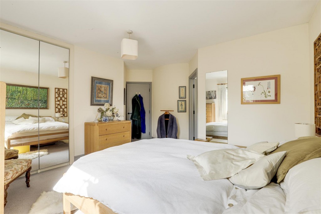 Ireton Grove, Attenborough, Nottinghamshire, NG9 6BJ