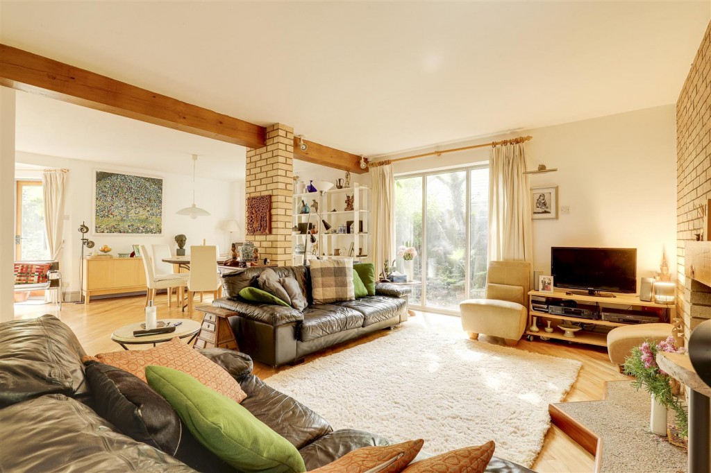 Ireton Grove, Attenborough, Nottinghamshire, NG9 6BJ