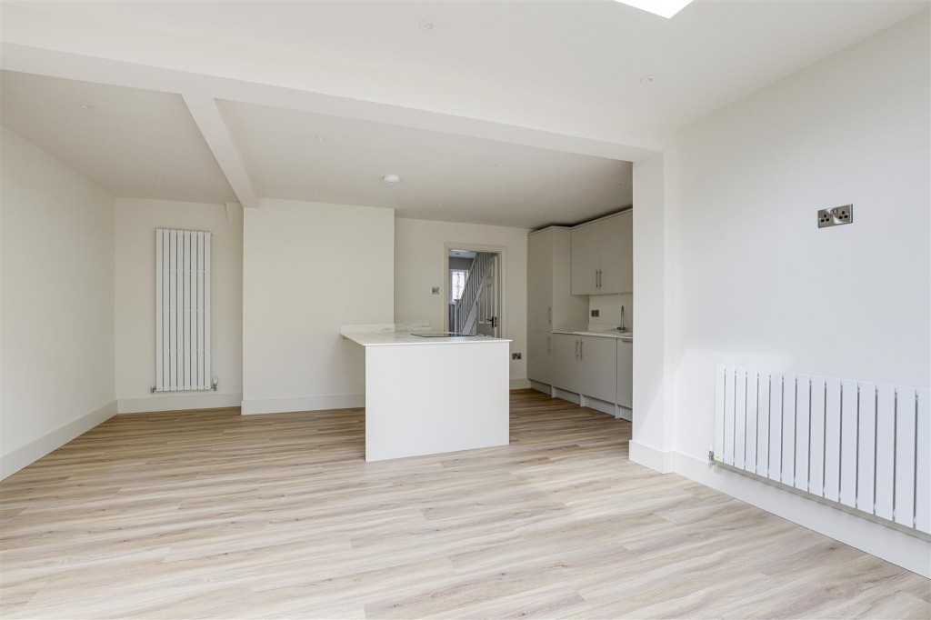 Eltham Road, West Bridgford, Nottinghamshire, NG2 5JU