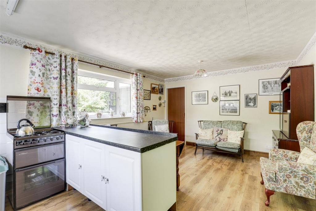 Main Road, Gedling, Nottinghamshire, NG4 3HD