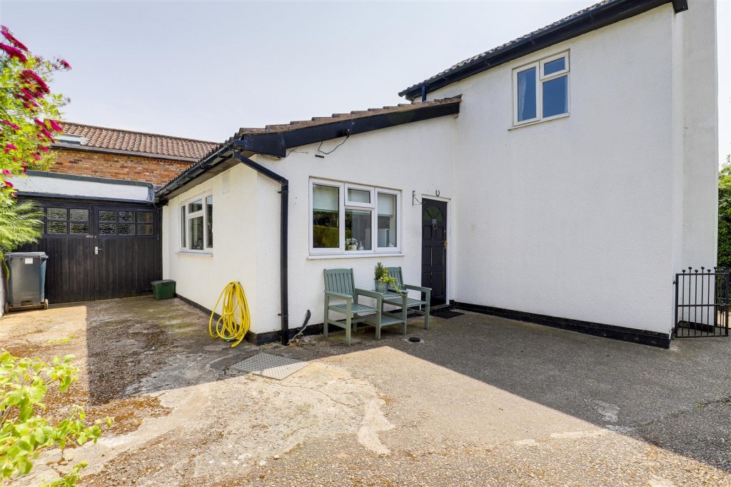 Main Road, Gedling, Nottinghamshire, NG4 3HD