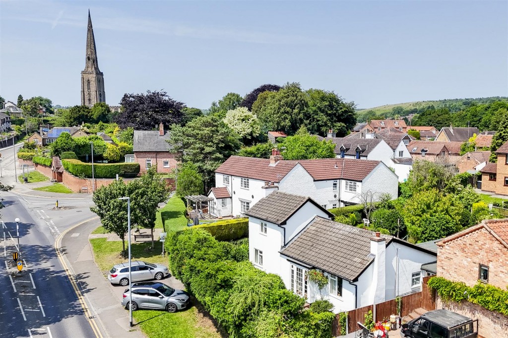 Main Road, Gedling, Nottinghamshire, NG4 3HD